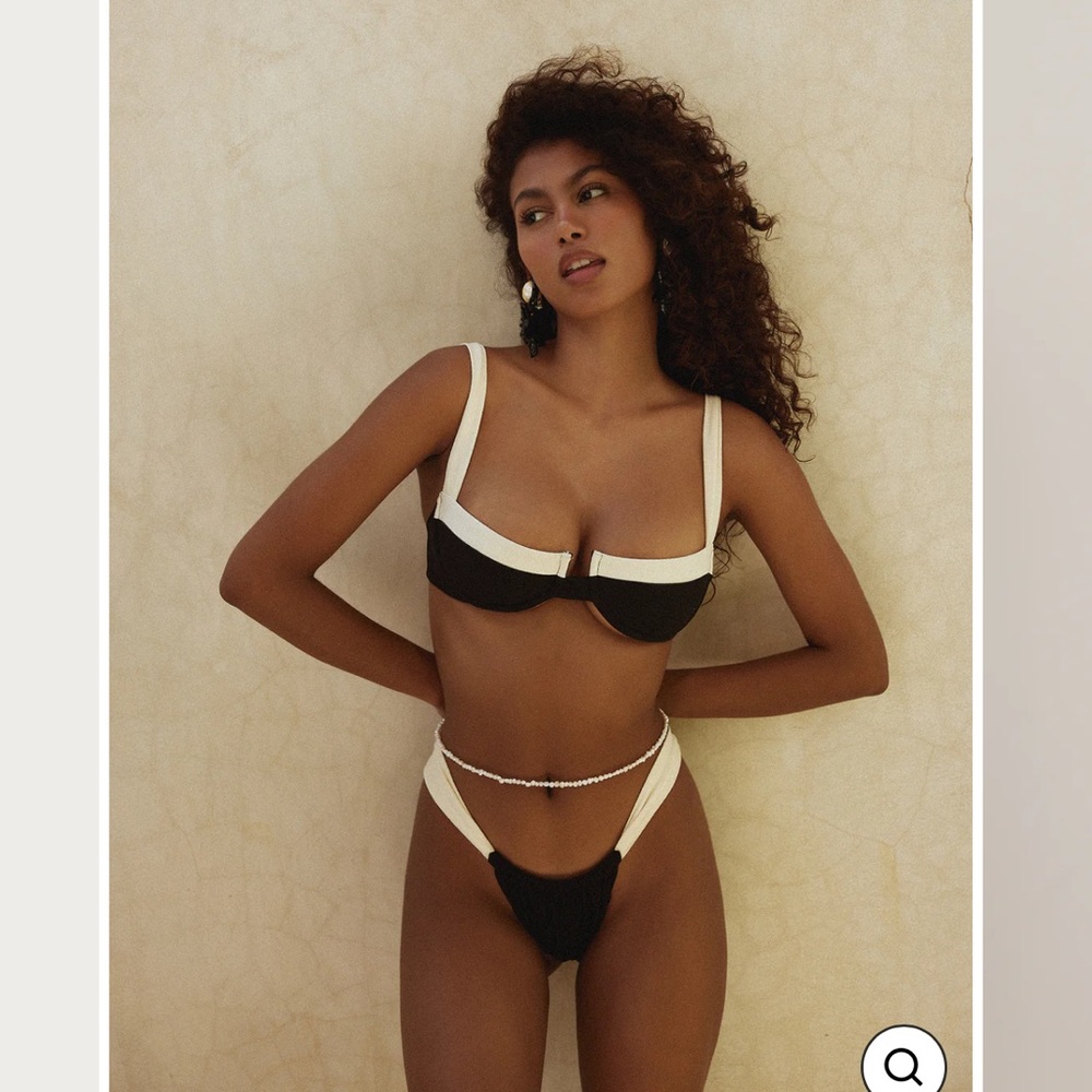 SAME swim UNDERWIRE TOP (FAUX SUEDE BLACK/CREAM)